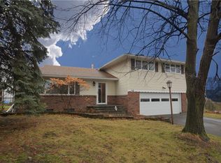 110 Highview Dr, Rochester, NY 14609