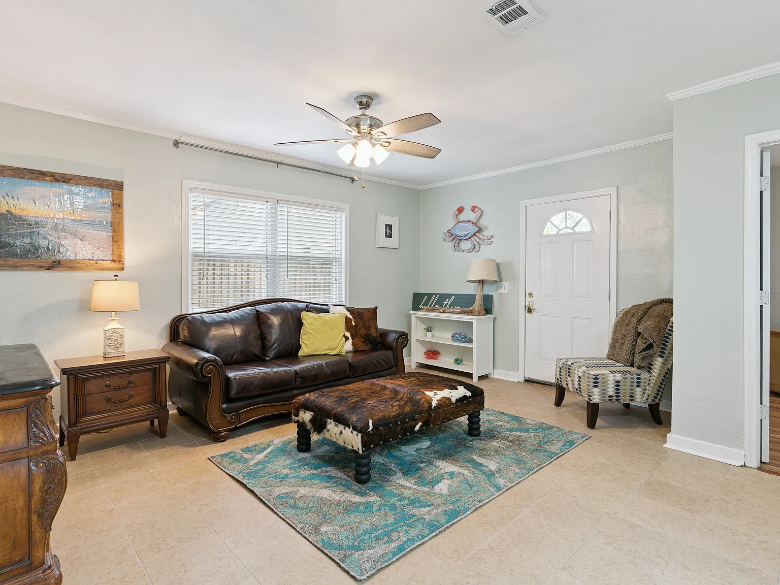 3 Bed 1 Bath Fully Furnished Home All Utilities - Available Now! — Photo 4