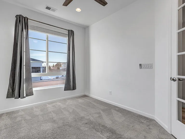 4007 Castle Vista Ln — Photo 8