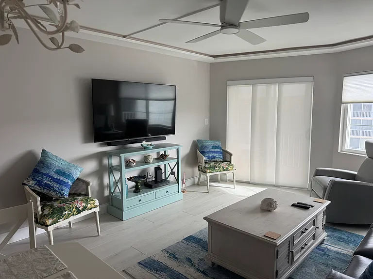 1250 N Portofino Dr #404 — Photo 8