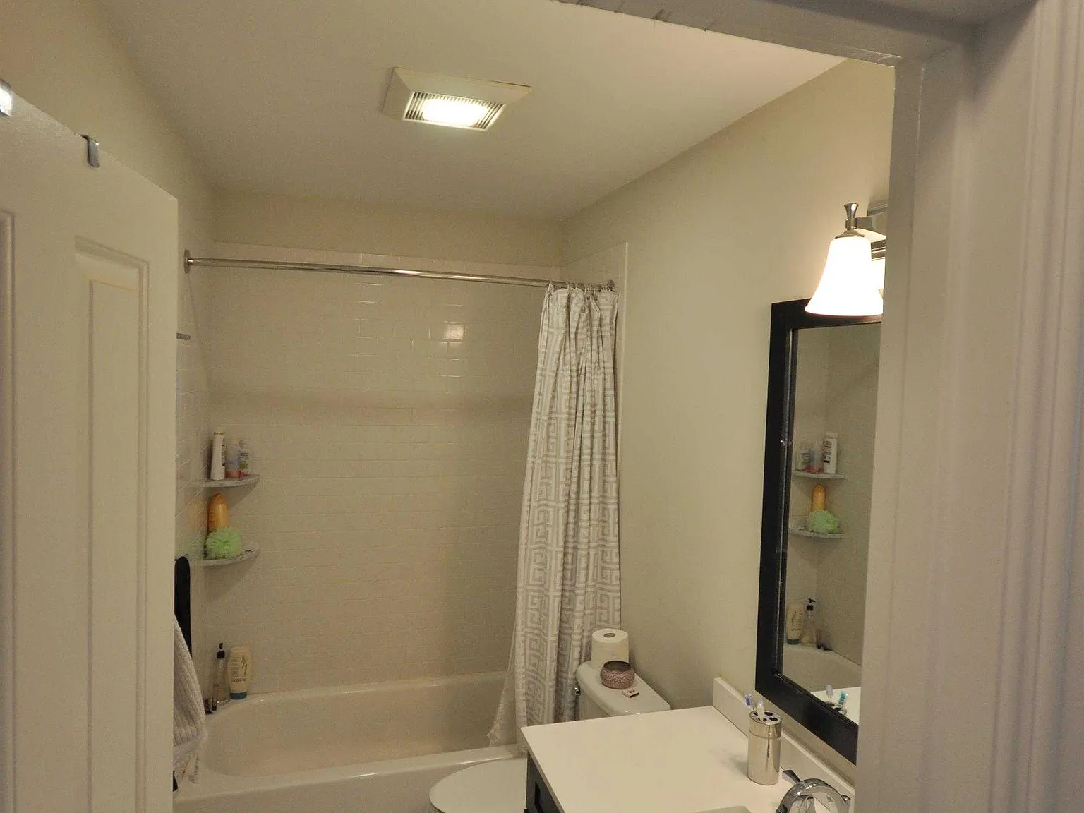 3 bed, $4,200 — Photo 4