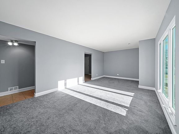 4th image of 3508 Fountainbleau Dr