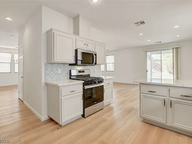 10808 Wallflower Ave — Photo 26