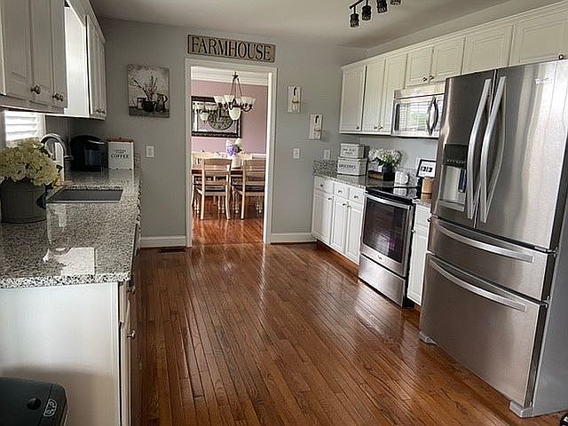1st image of 132 Windermere Ln NE