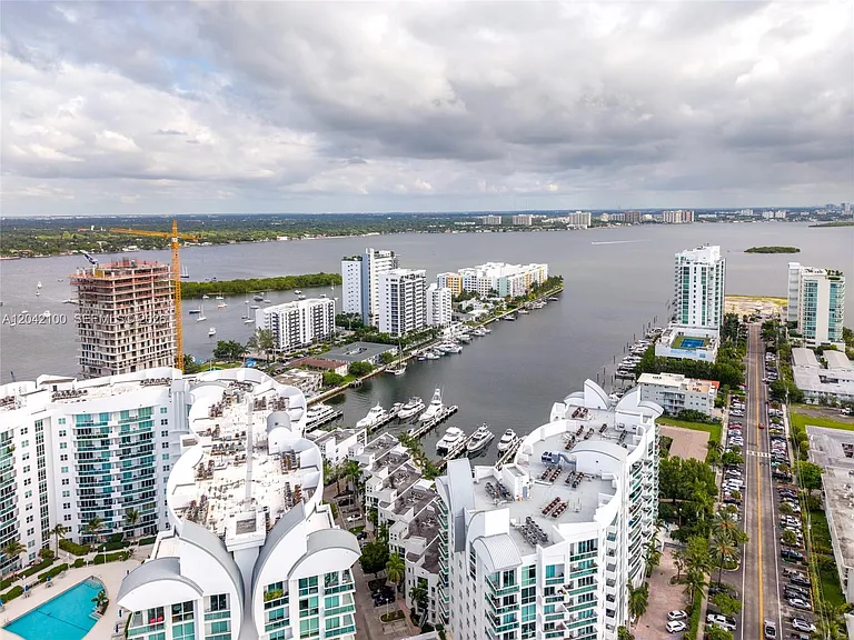 7914 Harbor Island Dr #106 — Photo 45