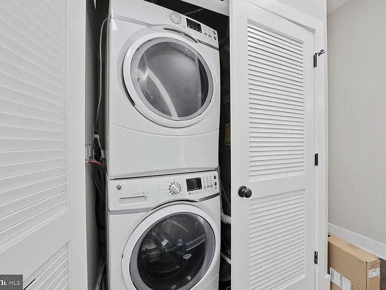 608 Irving St NW #1 — Photo 14