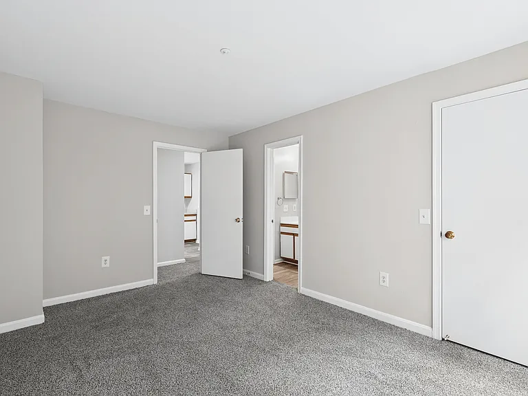 Highland Commons Apartments — Photo 32