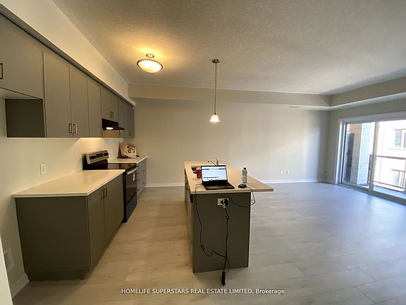 4th image of 25 Isherwood Ave W #92