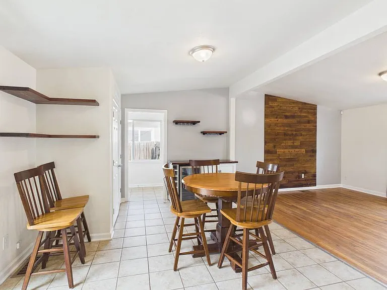 2261 W 56th Pl — Photo 10