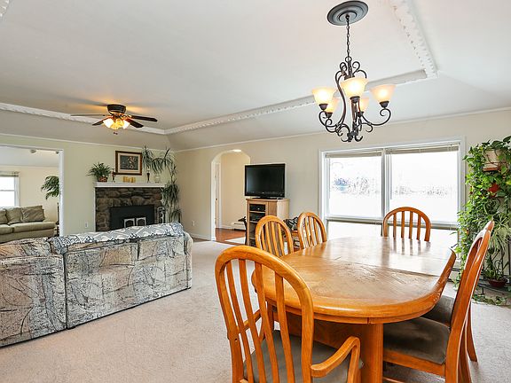 4th image of 3175 Lincoln Dr