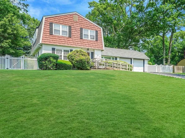 7 Orchid Drive, Port Jefferson Station, NY 11776