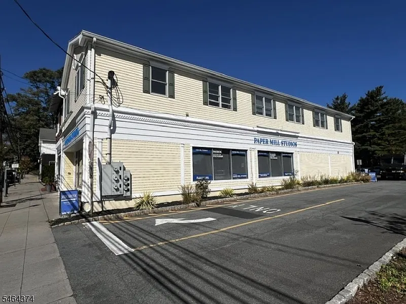 20 Main St #3