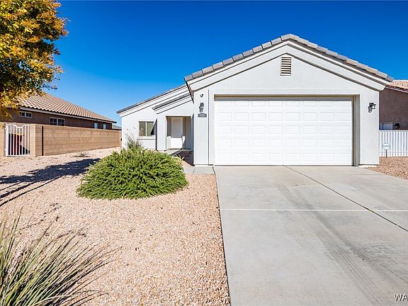 2nd image of 3321 E El Tovar Avenue
