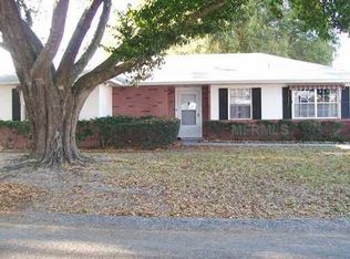 2 Oak Ridge Rd, Davenport, FL 33837