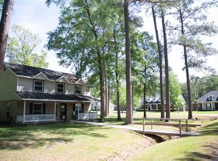 178 Woodlawn Dr, Sour Lake, TX 77659