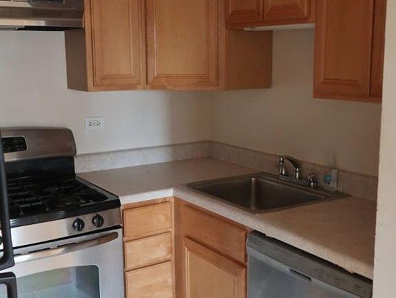 3rd image of 735 W Junior Ter APT 401