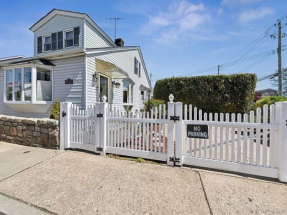2nd image of 28 Fane Ct #28