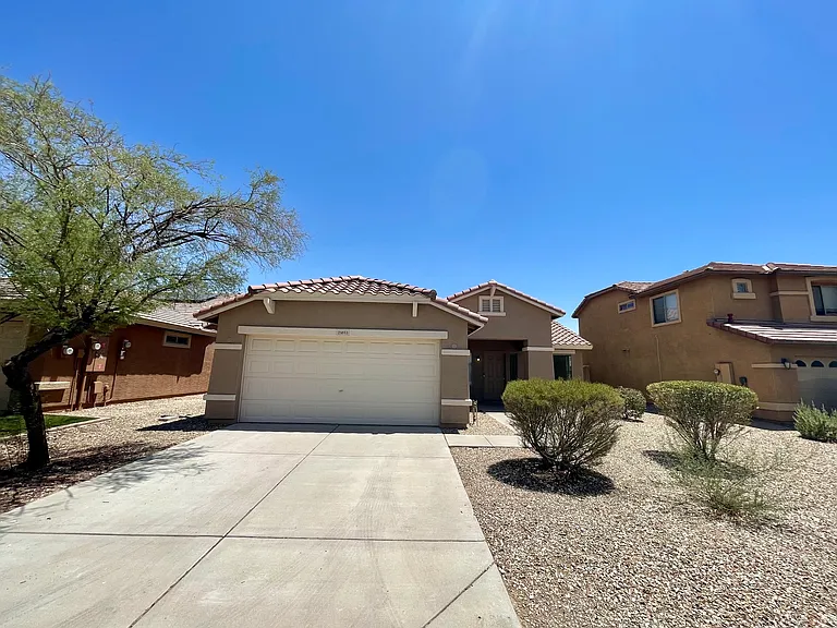 25853 W Elizabeth Ave — Photo 2