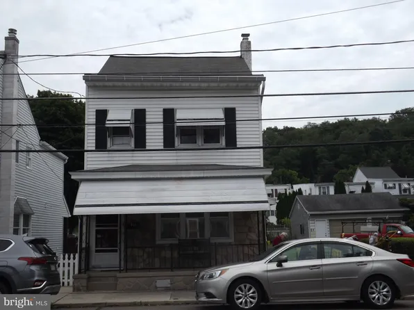 421 S Mill St, Saint Clair, PA 17970
