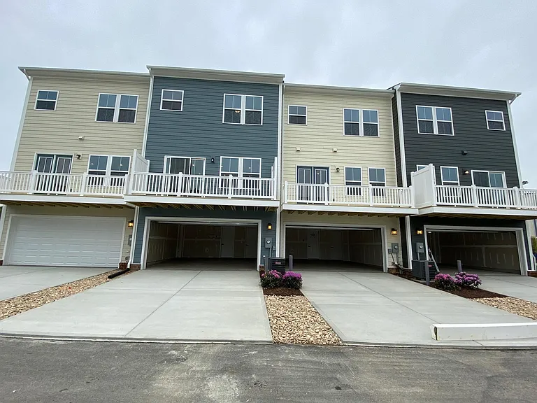 316 Crofton Village Ter — Photo 2