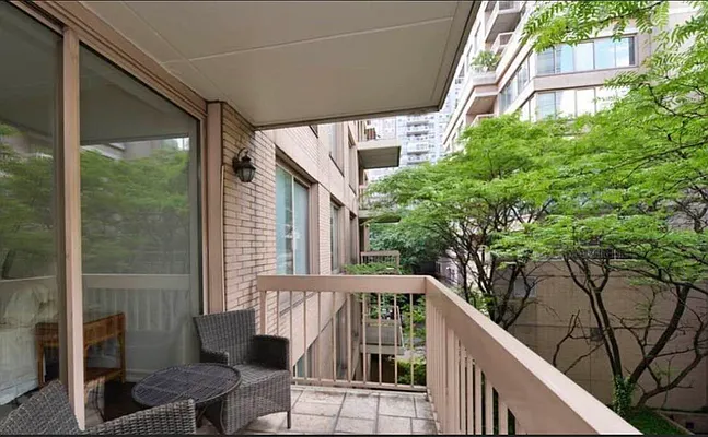 Sold by William Raveis Real Estate | media 6