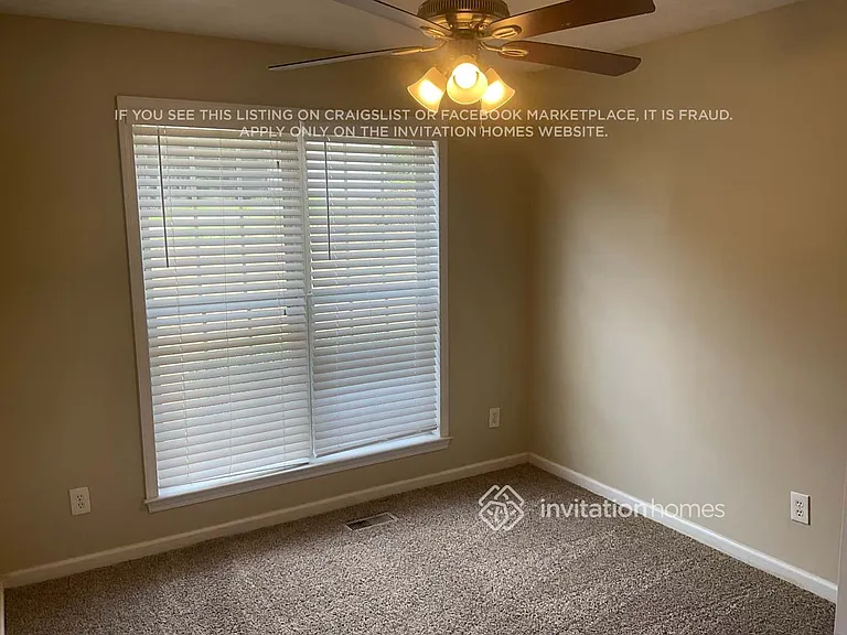 3933 Edgebrook Dr — Photo 7