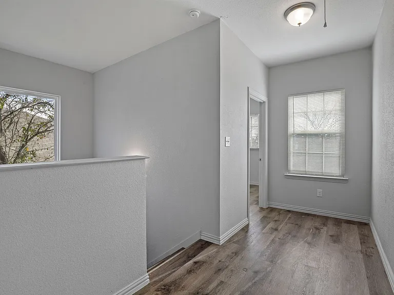 1711 E Tucker St #MAIN — Photo 11