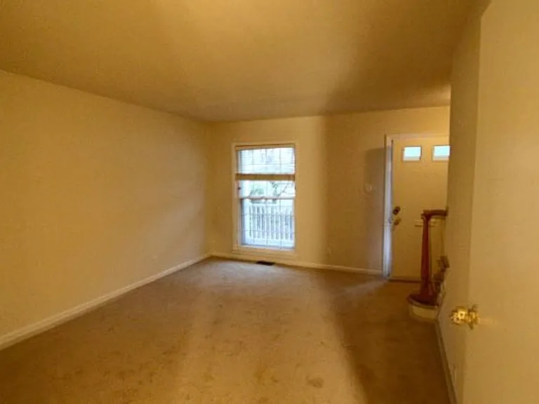 36 Williamsburg Dr — Photo 5