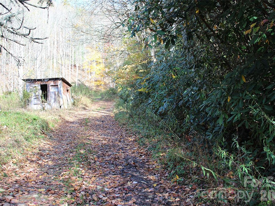 1st image of 44 Toms Creek Rd