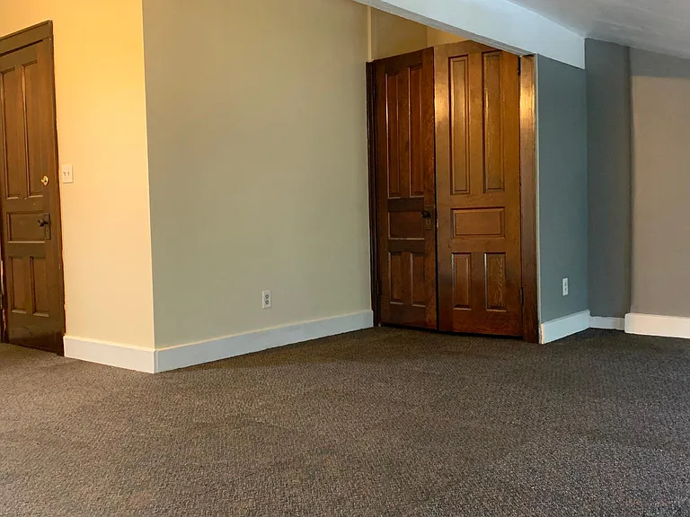 2415 Vine St #2 — Photo 15