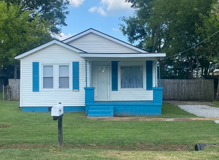 Front view of home
