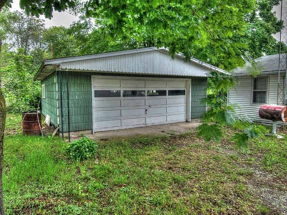 2nd image of 958 Paw Paw Ave