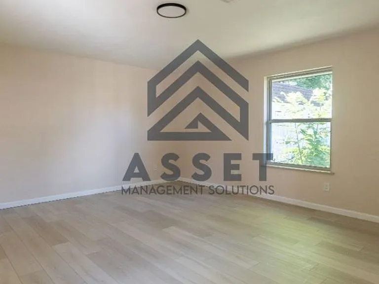 801 Cogswell Cir — Photo 22