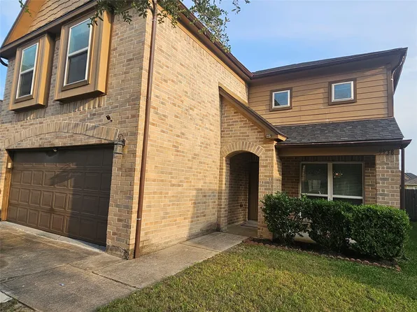 9938 Swallow Dr, Conroe, TX 77385