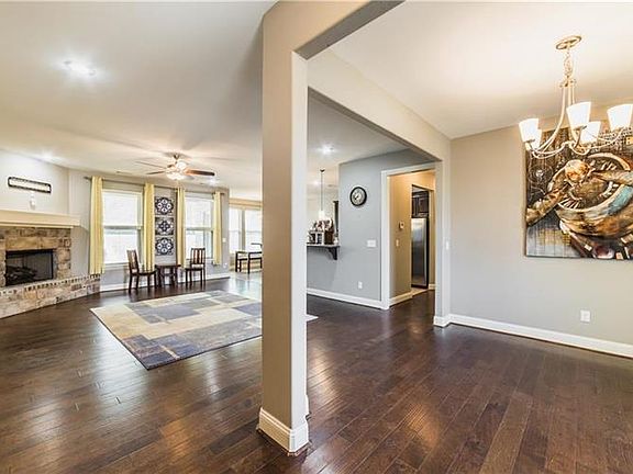 2nd image of 4403 W Meadow Oaks Dr