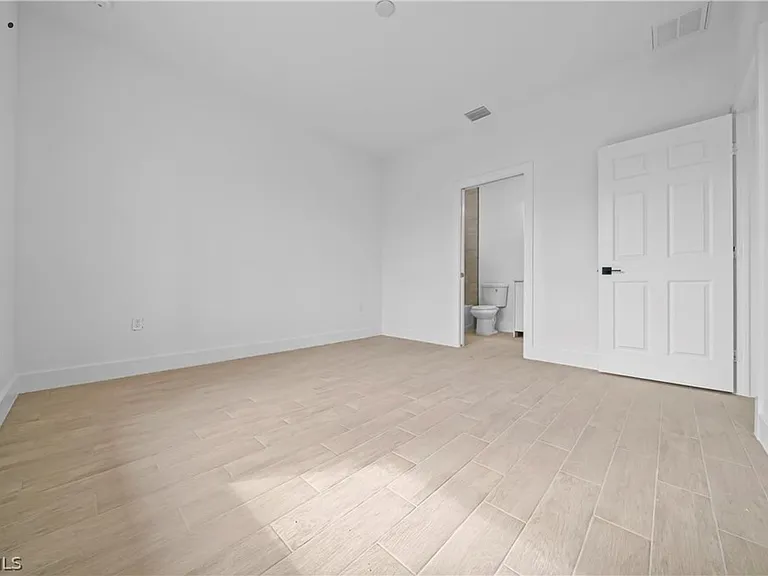 4733 27th St SW — Photo 17