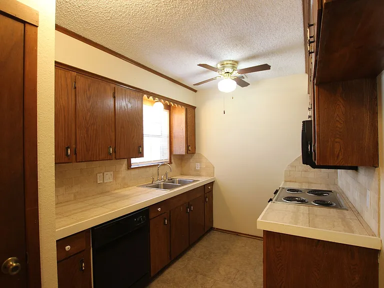 3211 S Donnybrook Ave — Photo 9