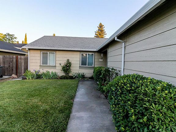 3rd image of 1454 Garfield Ct