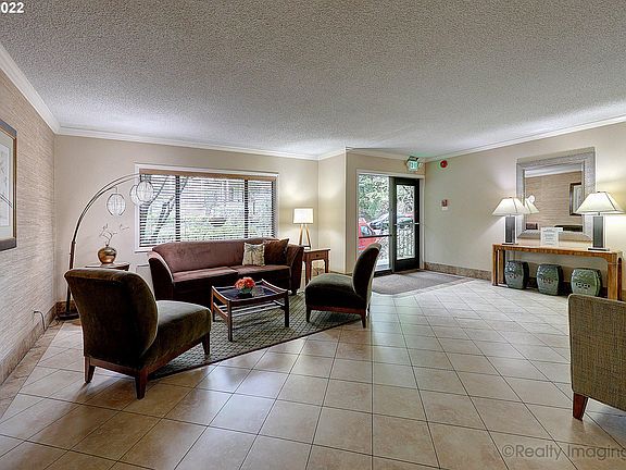3rd image of 2021 SW Main St Unit 63
