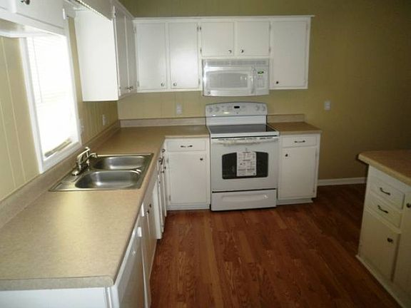 2nd image of 381 Lansan Ln NE