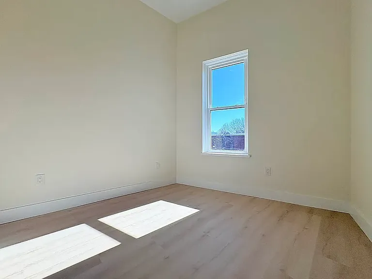 70 E 10th St #3F — Photo 9