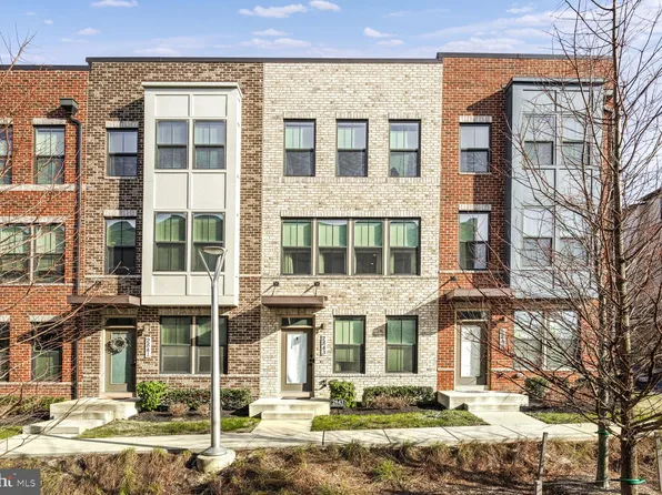 2843 Evansgreen Dr, Suitland, MD 20746