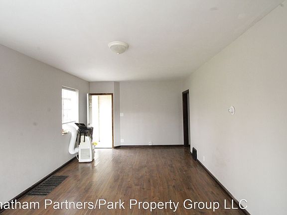 3rd image of 1622 S High St #5826275