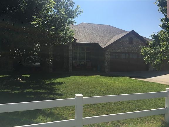 2nd image of 190 Laurel Leaf Ln