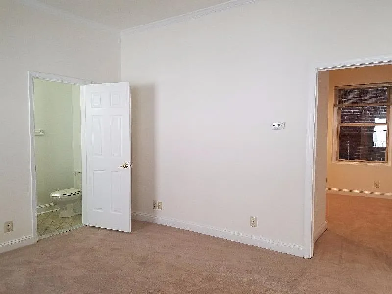 654 Lancaster Ave — Photo 2