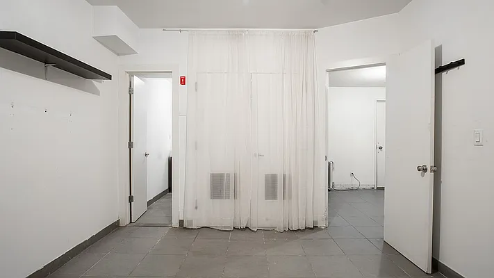 Rented by Nooklyn NYC LLC | media 11