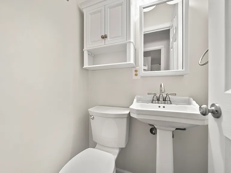 819 Pleasant Dr — Photo 24