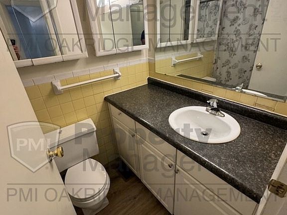 5th image of 591 Stonyridge Ave