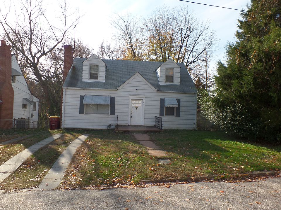 1st image of 724 Jefferson Pl