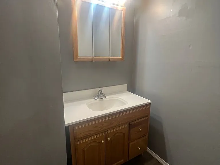 520 N Alameda Ave — Photo 6